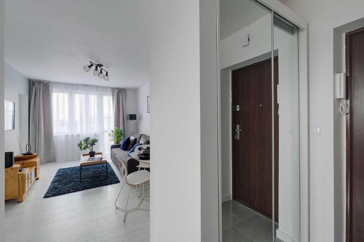 Апартаменты Warsaw Inside Solec With Private Parking Экстерьер фото
